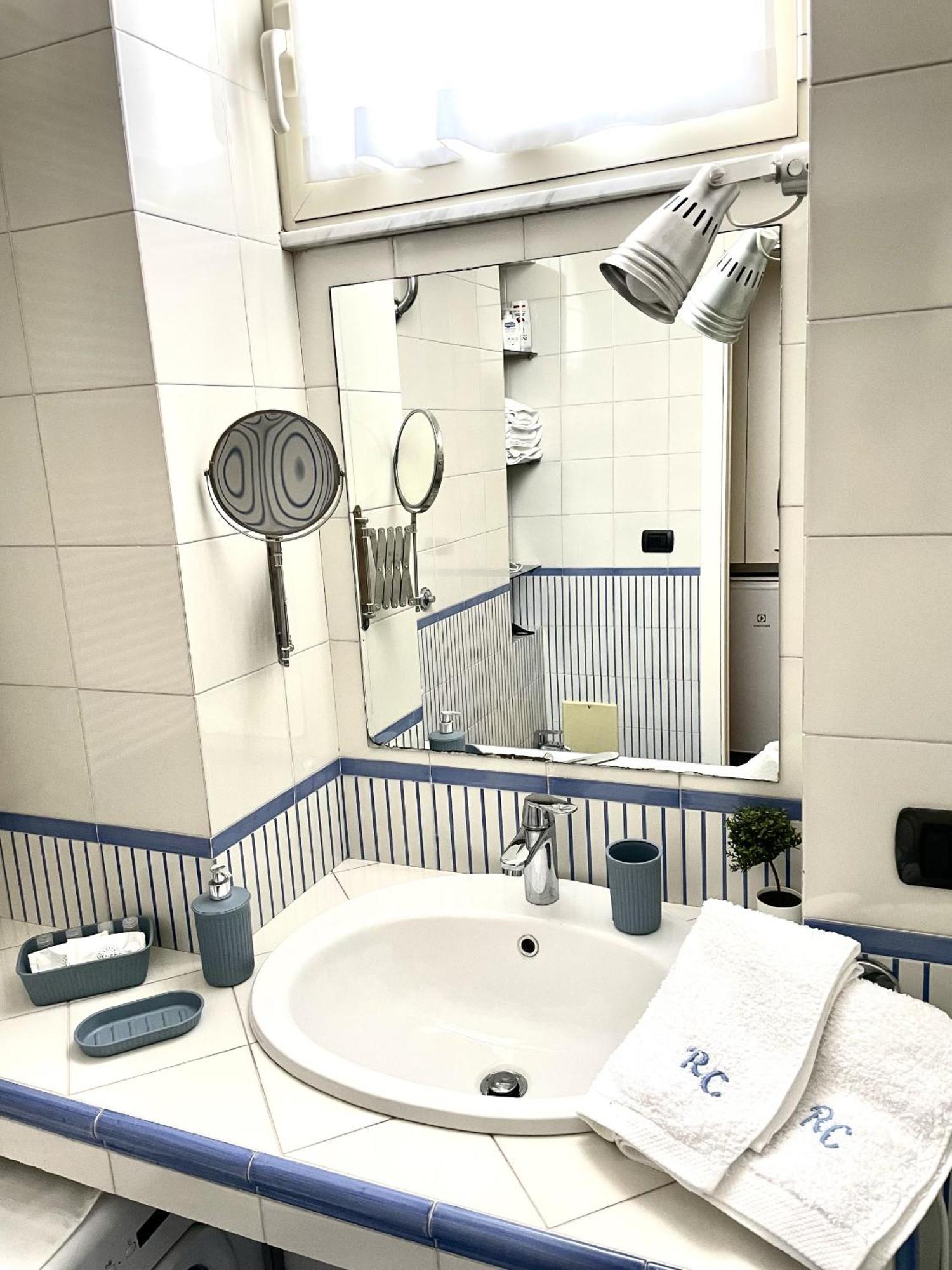 Residenza Chiaia Bed & Breakfast Naples Luaran gambar