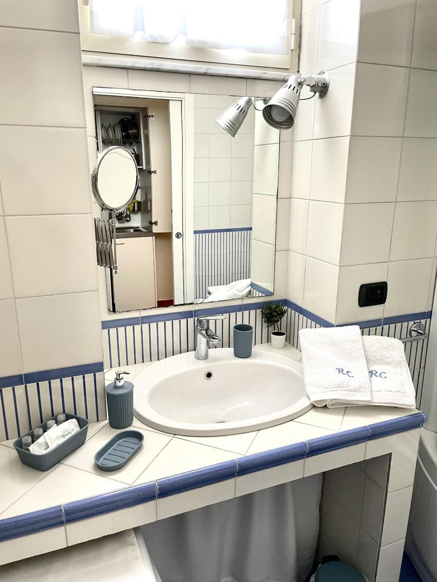Residenza Chiaia Bed & Breakfast Naples Luaran gambar